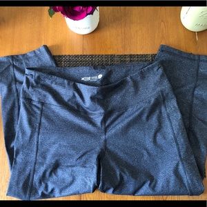 Old Navy Cropped Active Leggings